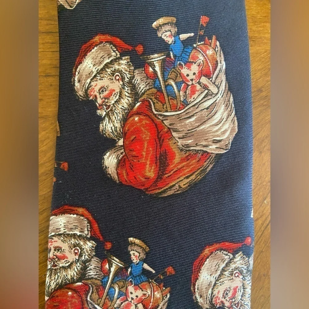 Vintage Christmas Santa Clause Mervyns Cambridge Classic Winter 100% Silk Tie